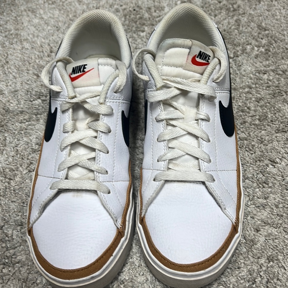 Nike Court Legacy